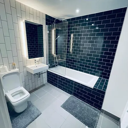 Ds Rentals - Entire 1 Bedroom Apartment London Exterior photo