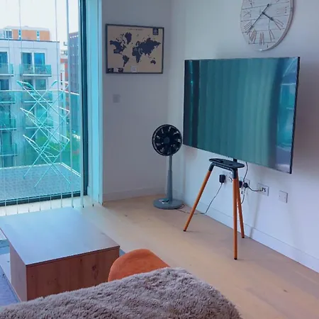 Ds Rentals - Entire 1 Bedroom Apartment London Exterior photo